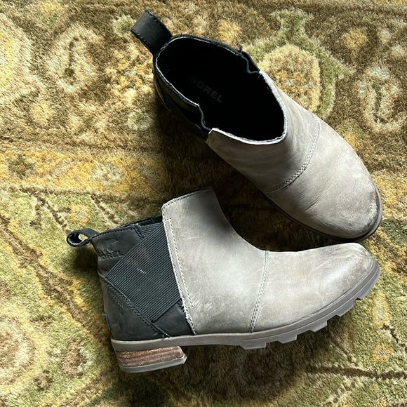 SOREL Emelie Chelsea Booties Women's size 6 - Picture 2 of 8